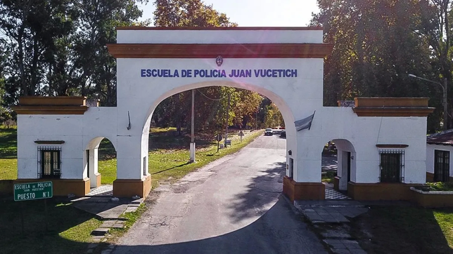 balearon a una mujer policia cuando salia de la escuela vucetich