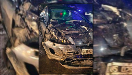 Fuerte choque en la avenida 44: bomberos rescataron a una persona atrapada y hay varios heridos