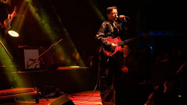 el guitarrista de virus declara tras la muerte de su pareja en un juego sexual y hay expectativa