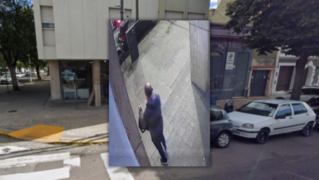 Se llevaron un mochila olvidada en la puerta de un comercio de La Plata y piden que la devuelvan Se llevaron un mochila olvidada en la puerta de un comercio de La Plata y piden que la devuelvan