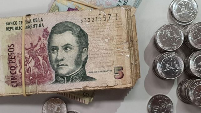 se acerca el final de los billetes de 5 pesos: quedan tres dias para usarlos