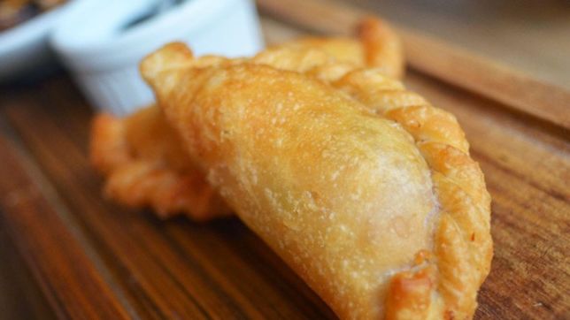 la solidaridad gana las calles de la plata y ahora hay ?empanadas pendientes?