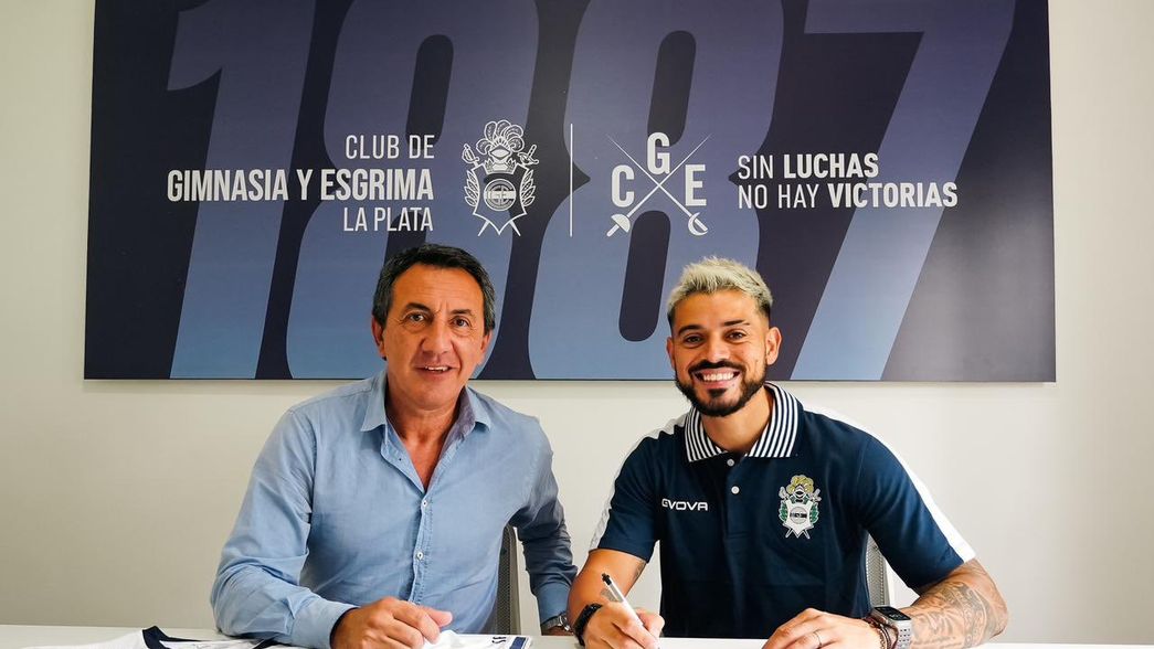 Tras vivir una odisea, Junior Moreno llegó a La Plata y fue presentado en Gimnasia