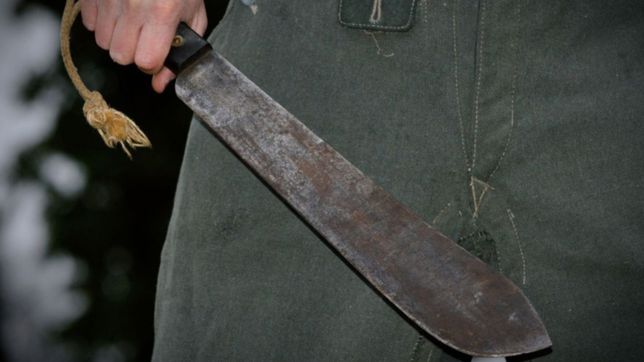 demoraron a el loco del machete por amenazar vecinos y querer degollar a un comerciante