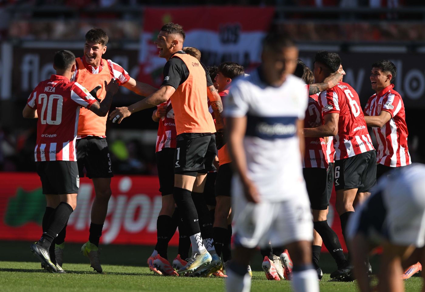 Estudiantes Gimnasia festejo 3