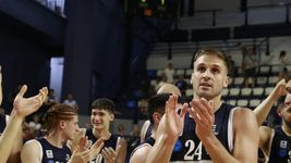 gimnasia se impuso ante racing, estiro el invicto en casa y el basquet sigue en alza gimnasia se impuso ante racing, estiro el invicto en casa y el basquet sigue en alza