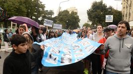 con una enorme convocatoria, la plata marcho por el dia de la memoria con una enorme convocatoria, la plata marcho por el dia de la memoria