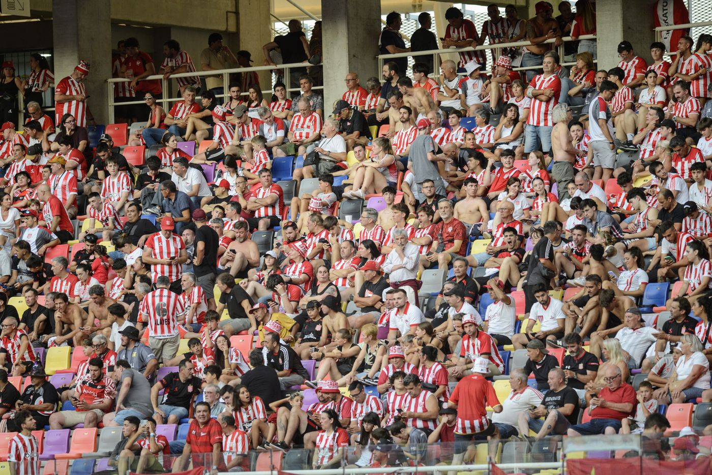 Los hinchas de Estudiantes vuelven a Santiago del Estero. Los hinchas de Estudiantes vuelven a Santiago del Estero.