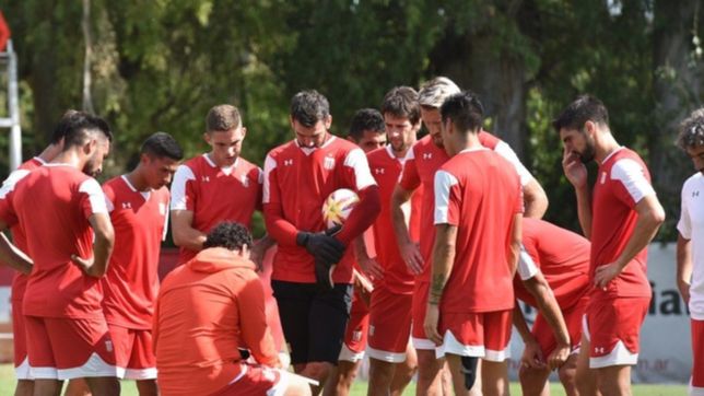 estudiantes entreno con la cabeza en banfield y milito tiene una duda en el ataque