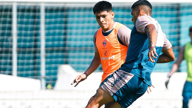 jugo en estudiantes, debuto en la reserva de gimnasia y diego flores lo subio a primera