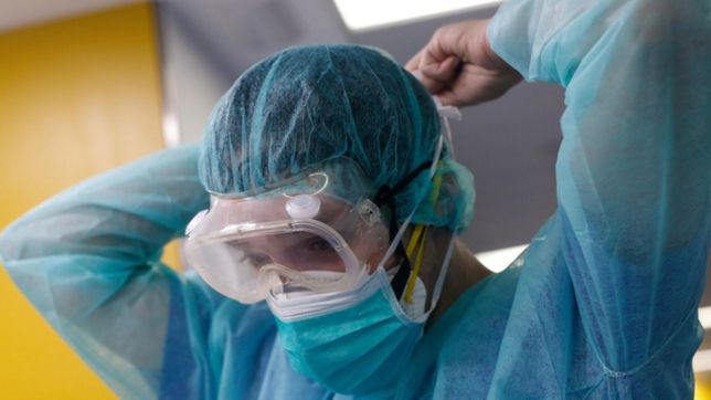 el colegio de medicos de la plata rechazo la llegada de medicos extranjeros sin revalida