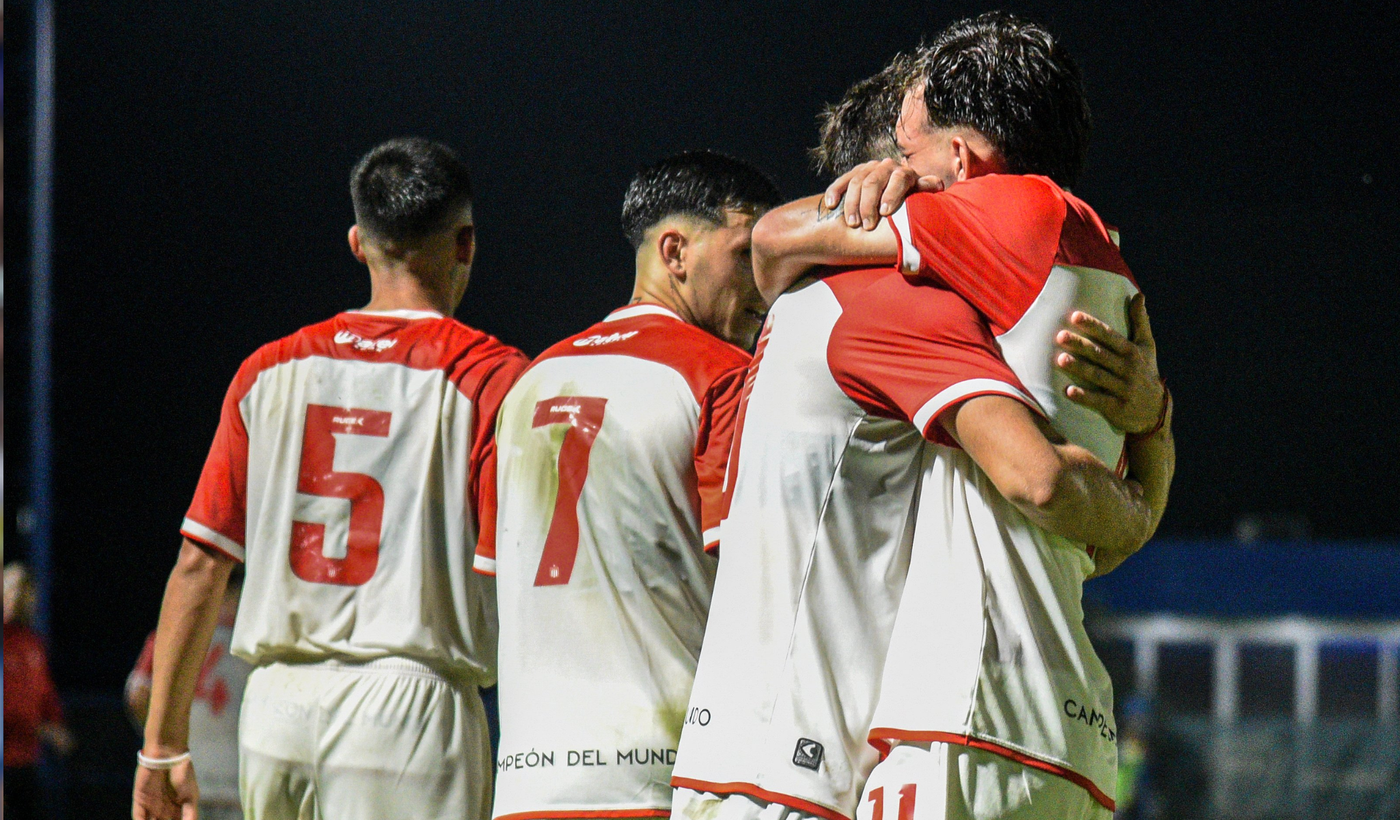 Estudiantes reserva festejo.png