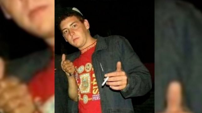 intensifican la busqueda de un joven que esta desaparecido hace mas de un mes en la plata