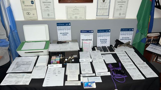 cayo un enfermero por vender certificados truchos con sellos de hospitales de la region