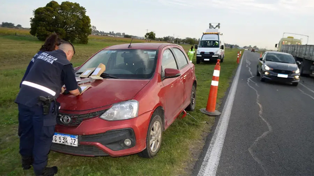 un profesor de la unlp murio atropellado por un camion mientras cambiaba una rueda