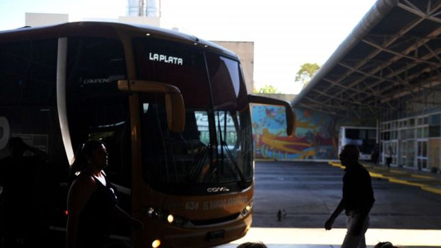 la crisis llego a los micros de larga distancia: podrian aumentar un 30%