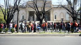 femicidio en la plata: familiares y vecinos de cecilia gongora marcharon para pedir justicia
