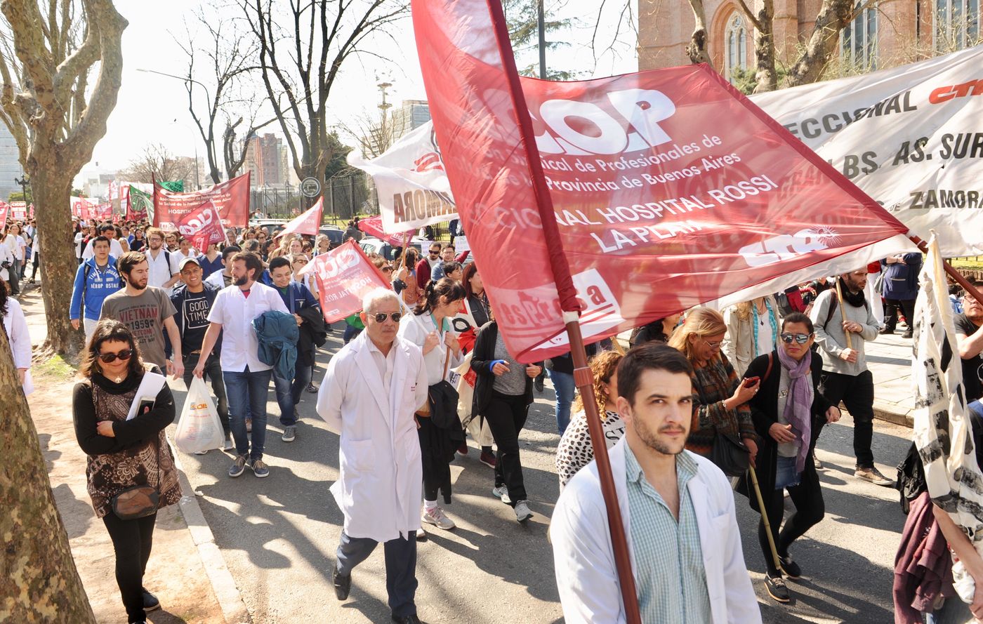 Los intendentes y el gremio que nuclea a los médicos ya están en alerta por la restitución del impuesto a las Ganancias. Los intendentes y el gremio que nuclea a los médicos ya están en alerta por la restitución del impuesto a las Ganancias.