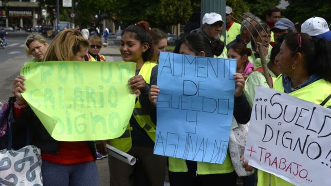 los cooperativistas haran ollas populares frente a la municipalidad para pedir aumento