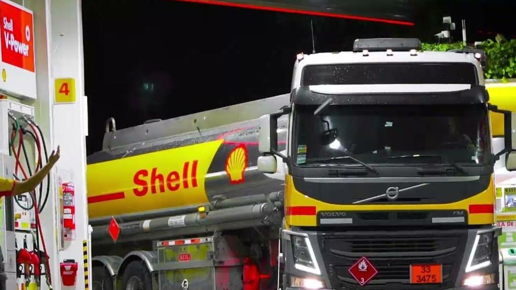 Un joven quiso robar un camión en una estación de servicio y lo detuvieron