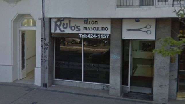 barretearon una puerta, entraron a una peluqueria y se llevaron mas de 300 mil pesos