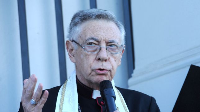 el exarzobispo hector aguer tildo al papa francisco de monarquico absolutista