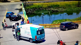 un motociclista choco contra una camioneta en ensenada y lucha por su vida un motociclista choco contra una camioneta en ensenada y lucha por su vida