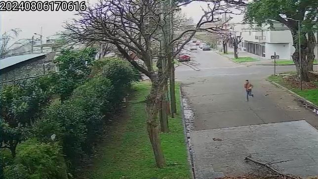 asalto a un taxista y le gatillo en el estomago, pero la bala no salio
