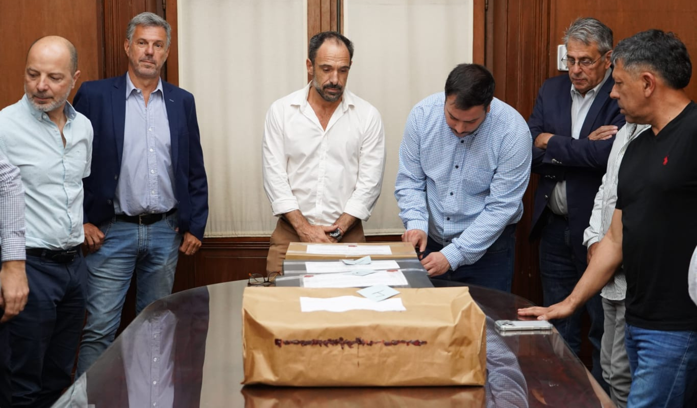 Apertura sobres licitación micros transporte (portada) (1)