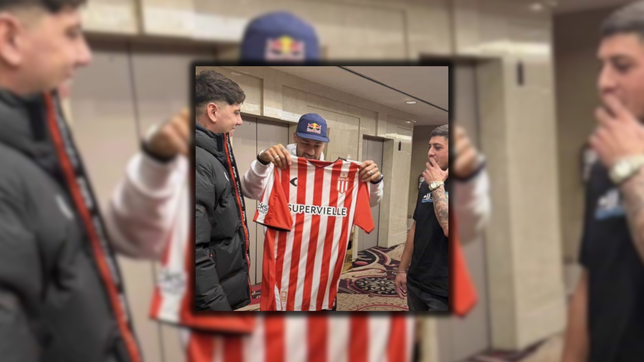 neymar poso con una camiseta de estudiantes y revoluciono las redes sociales