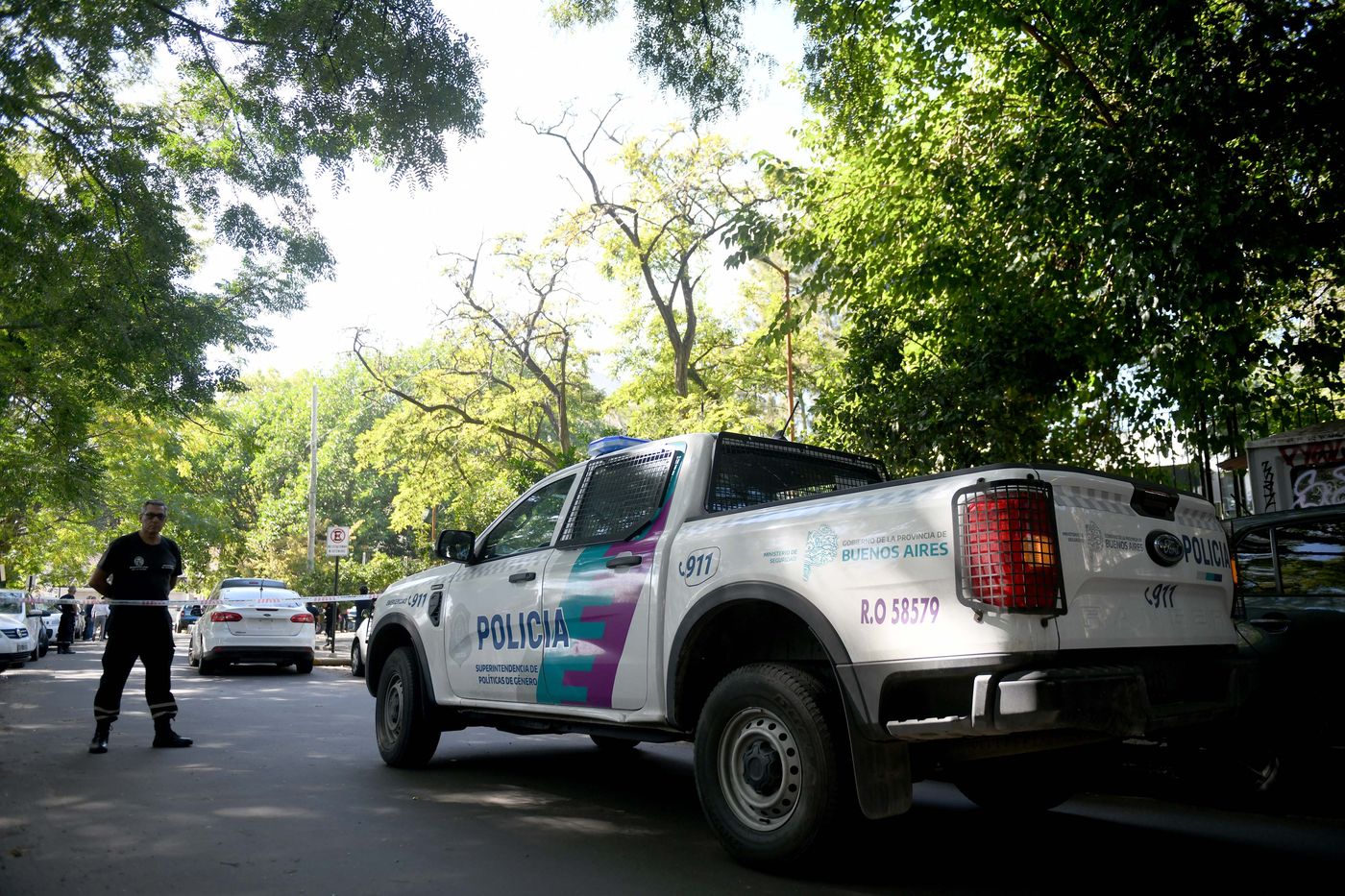 Operativo por la bebé muerta en la Facultad de Arquitectura (10)