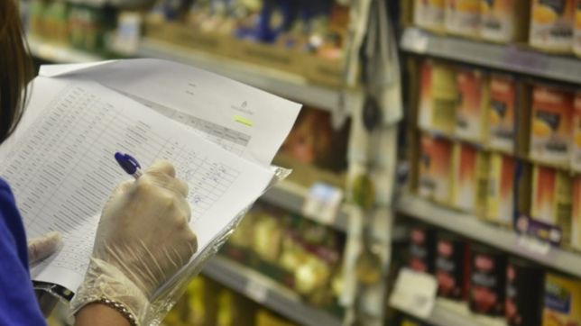 el gobierno cruzo a la camara de comercio y desmintio las versiones de desabastecimiento