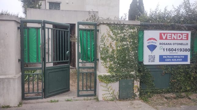 atraparon a una hombre en la plata que intento robar en una casa que esta a la venta