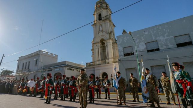 ensenada cerro los festejos de su cumpleanos con un desfile cargado de emocion