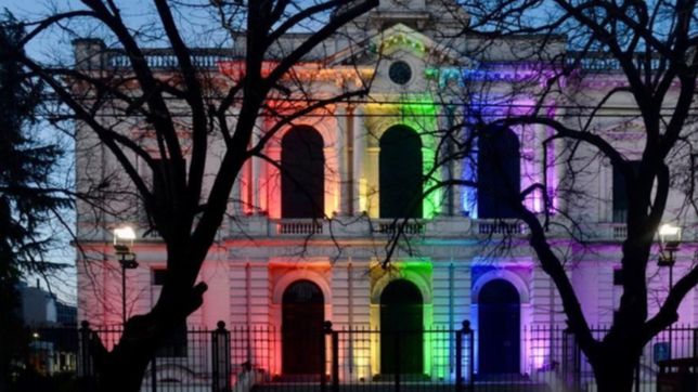 asi luce el banco provincia en el arranque de la semana del orgullo lgbtiq+