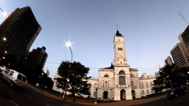 garro anuncio un bono de $10.000 para municipales: cuando se cobra y quienes lo recibiran