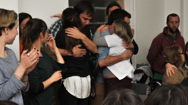 con llanto y emocion, medicina reconocio como egresados a los cautelados de la unlp