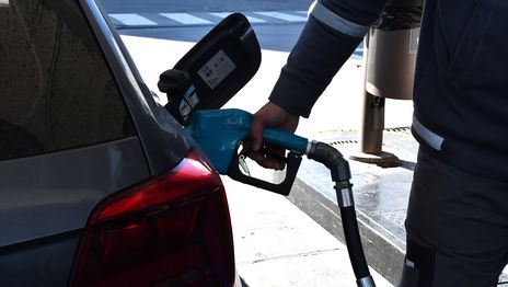 Polémica por un proyecto que exige a petroleras avisar aumentos de combustibles con 72 horas de anticipación Polémica por un proyecto que exige a petroleras avisar aumentos de combustibles con 72 horas de anticipación