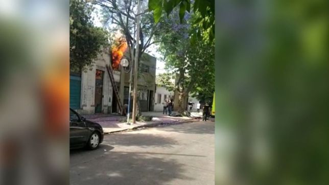 video: tension por un incendio en una casa del barrio el mondongo