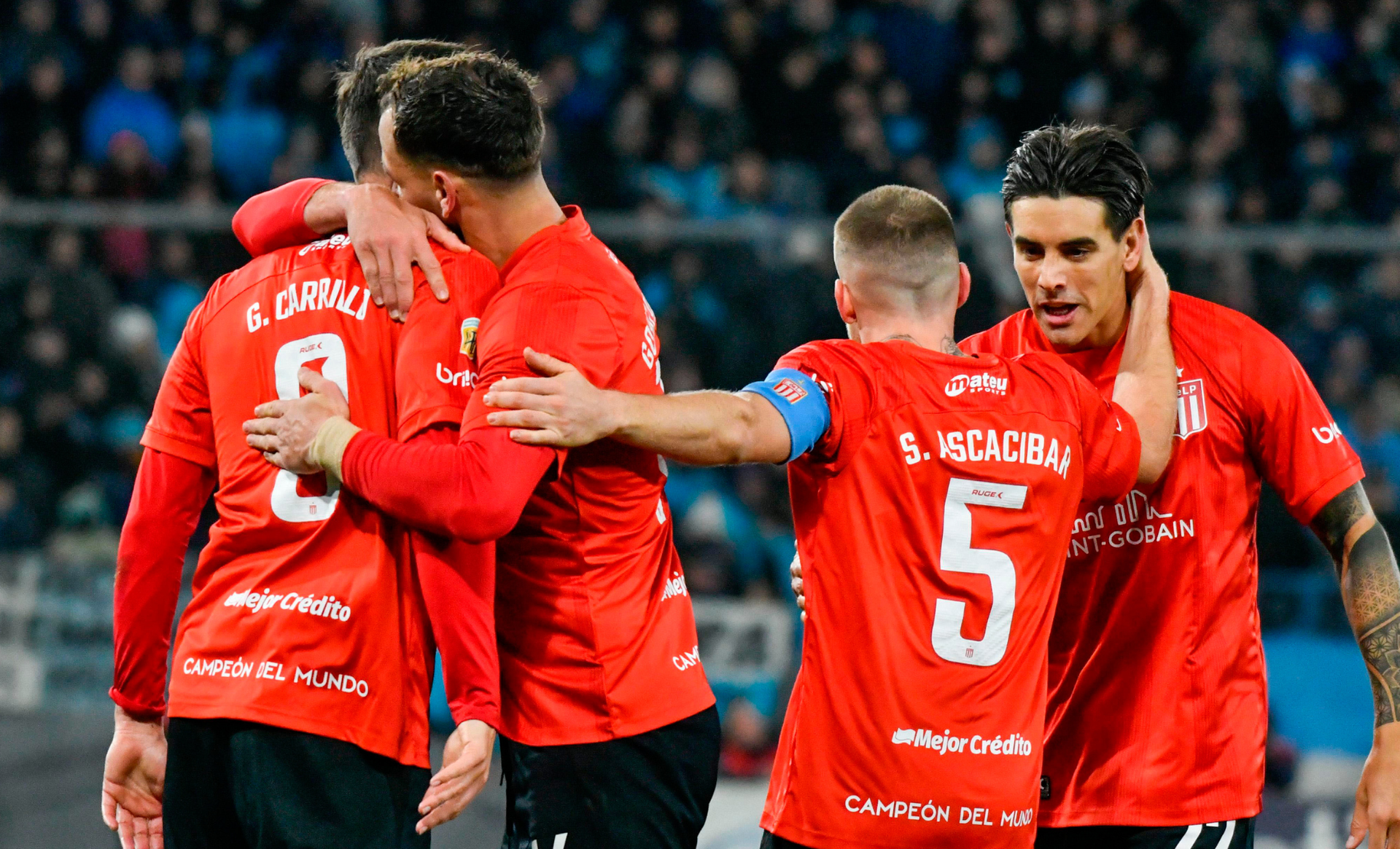 Estudiantes Racing Carrillo Ascacibar Castro González Pírez festejo