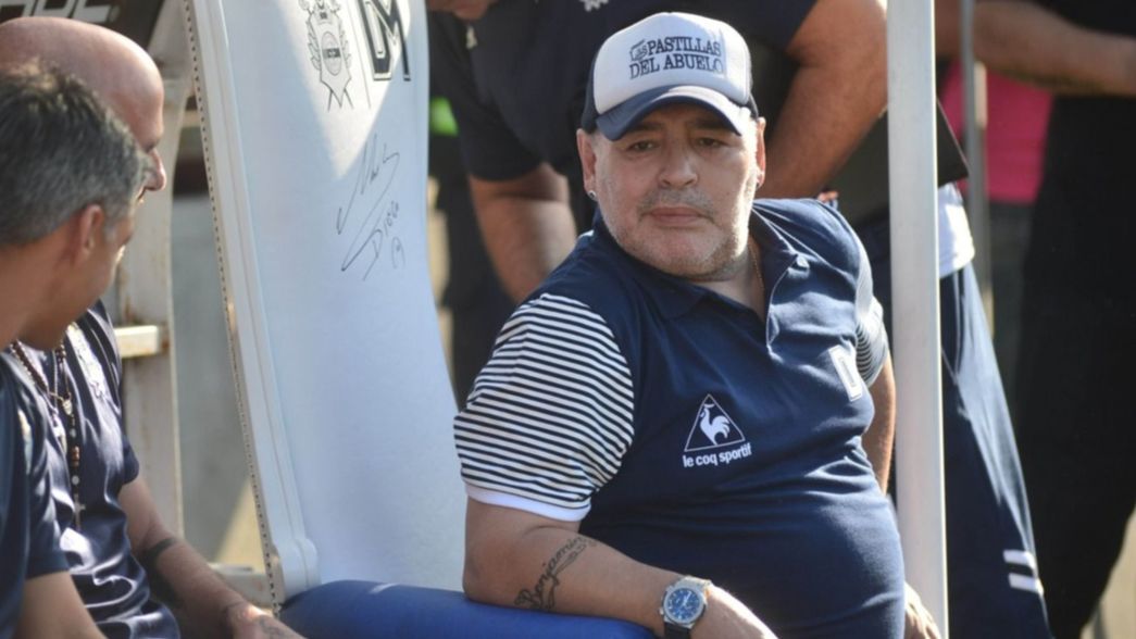 Revelaron cómo fueron los últimos días de Maradona: La nombraba a Claudia cuando dormía
