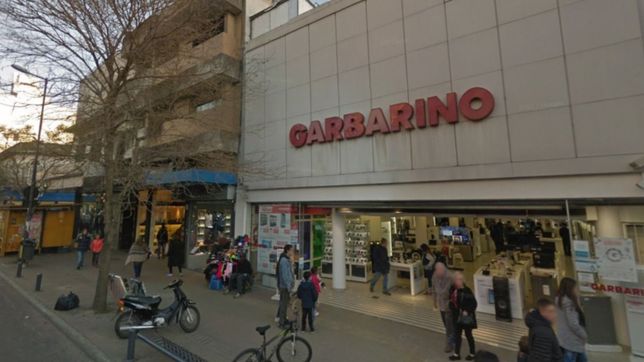 audaz golpe comando en pleno centro platense: saquearon un camion con electrodomesticos frente a garbarino