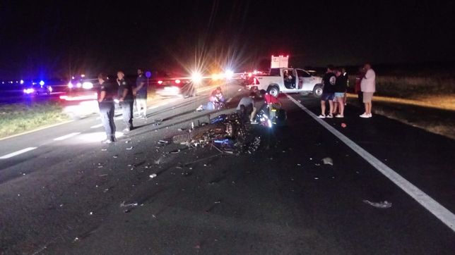 una vecina de city bell murio en un accidente y un hombre fue internado en grave estado