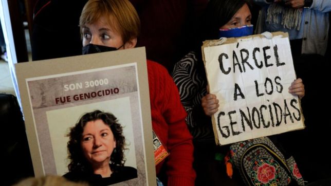 las medidas reparatorias que ordeno el tribunal que condeno a etchecolatz y garachico