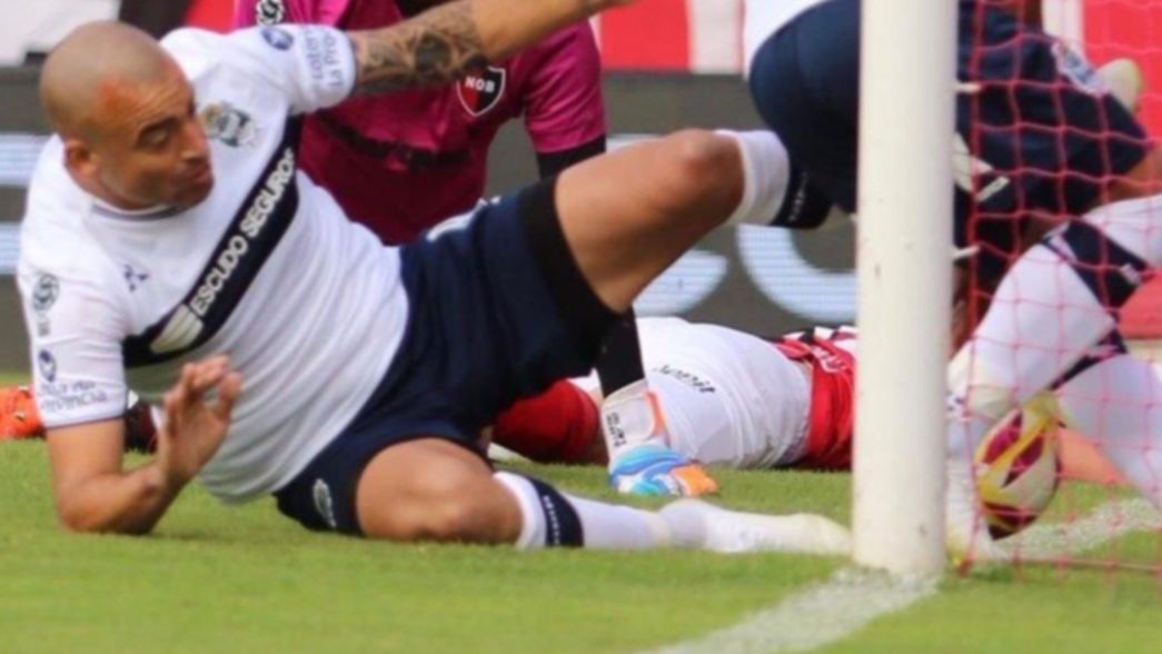 Santiago Silva tras la victoria ante Newells: Se nos puso todo en contra, pero pudimos darlo vuelta