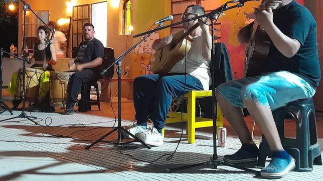 el barrio la hermosura festeja su aniversario con una gran pena folclorica este fin de semana