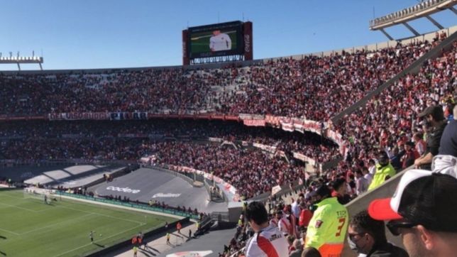 el gobierno analiza retrotraer la vuelta de los hinchas si los clubes no cumplen el aforo