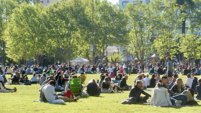 el sabado arranco soleado pero fresco en la plata