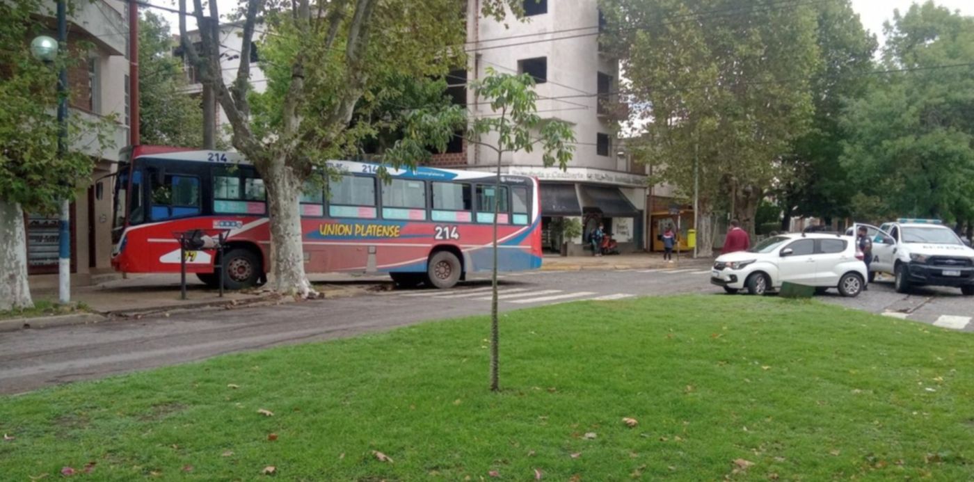 Choque de micro en 22 y 60