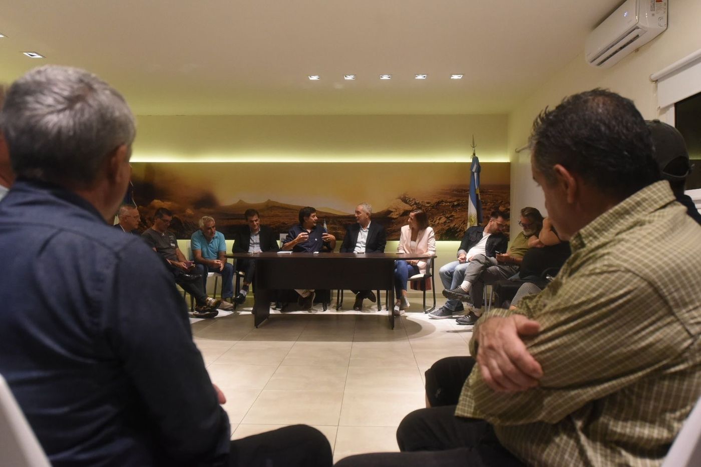 Julio Alak se reunió en el CECIM con excombatientes de Malvinas en la previa del 2 de abril.